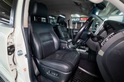 
										2016 Toyota Land Cruiser 200 4.5 D V8 VX Auto full									
