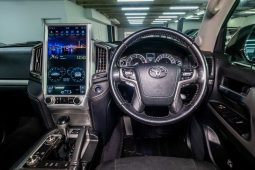 
										2016 Toyota Land Cruiser 200 4.5 D V8 VX Auto full									