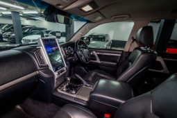 
										2016 Toyota Land Cruiser 200 4.5 D V8 VX Auto full									