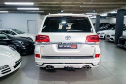 
										2016 Toyota Land Cruiser 200 4.5 D V8 VX Auto full									