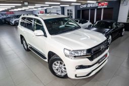 
										2016 Toyota Land Cruiser 200 4.5 D V8 VX Auto full									