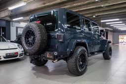 
										2017 Jeep Wrangler Unlimited 3.6L Sahara full									