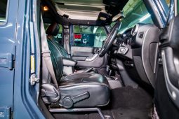
										2017 Jeep Wrangler Unlimited 3.6L Sahara full									