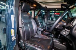 
										2017 Jeep Wrangler Unlimited 3.6L Sahara full									