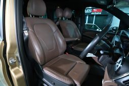 
										2025 Mercedes-Benz V300d Exclusive full									