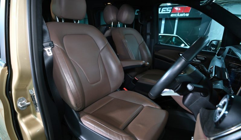 
								2025 Mercedes-Benz V300d Exclusive full									