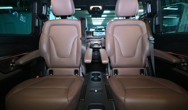 
								2025 Mercedes-Benz V300d Exclusive full									