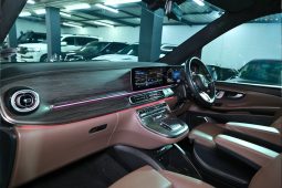 
										2025 Mercedes-Benz V300d Exclusive full									
