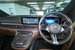 
										2025 Mercedes-Benz V300d Exclusive full									