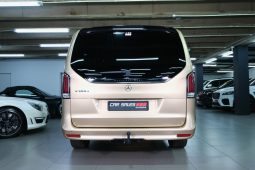 
										2025 Mercedes-Benz V300d Exclusive full									