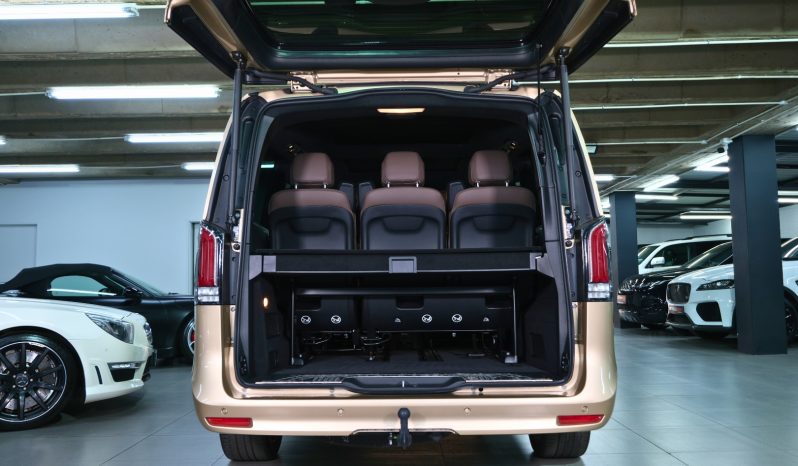 
								2025 Mercedes-Benz V300d Exclusive full									