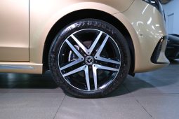 
										2025 Mercedes-Benz V300d Exclusive full									